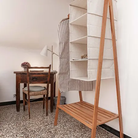 Apartment Spianata Di Castelletto, 5-bed Elegant Attic In The Historic Center Of Genua